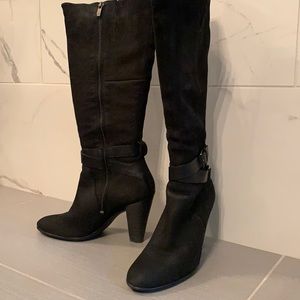 Beautiful echo boots like brand new